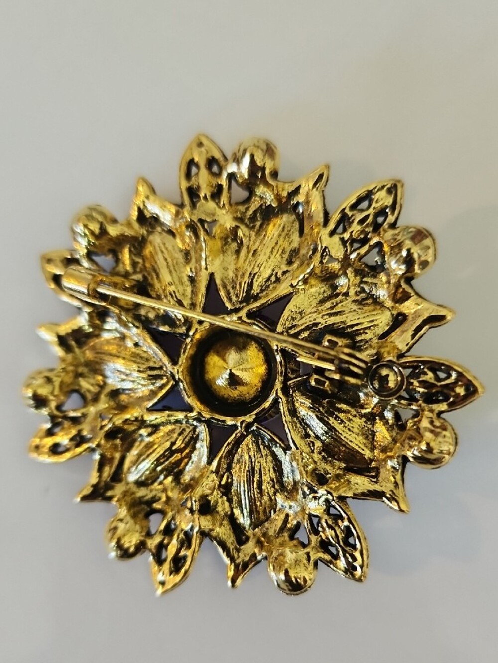 Elegant Purple Floral Crystal Brooch - Unbranded - Picture 2 of 2